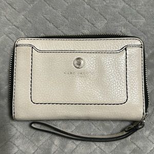 MARC JACOBS Beige and Black Seams
Genuine  Leather Wallet Purse